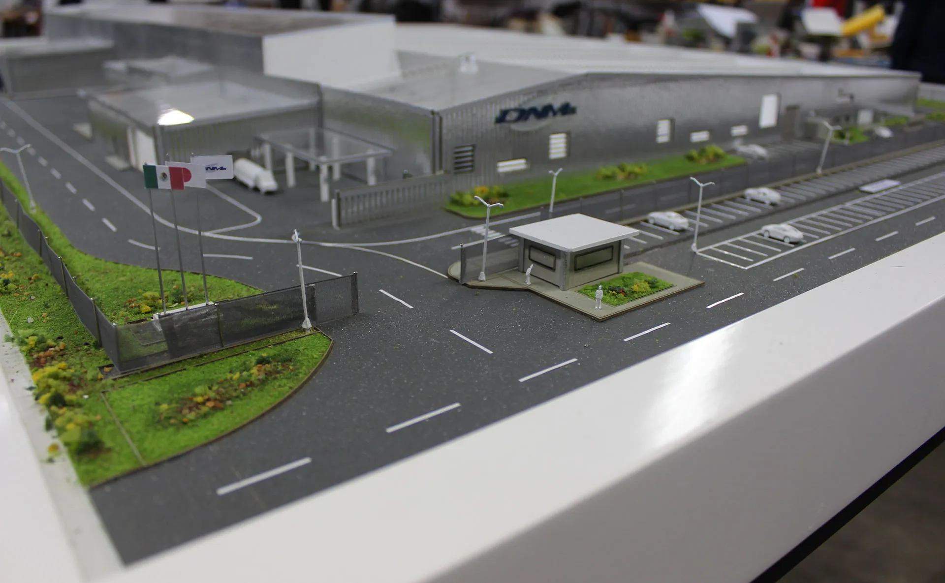 creamos y diseñamos maquetas profesionales
