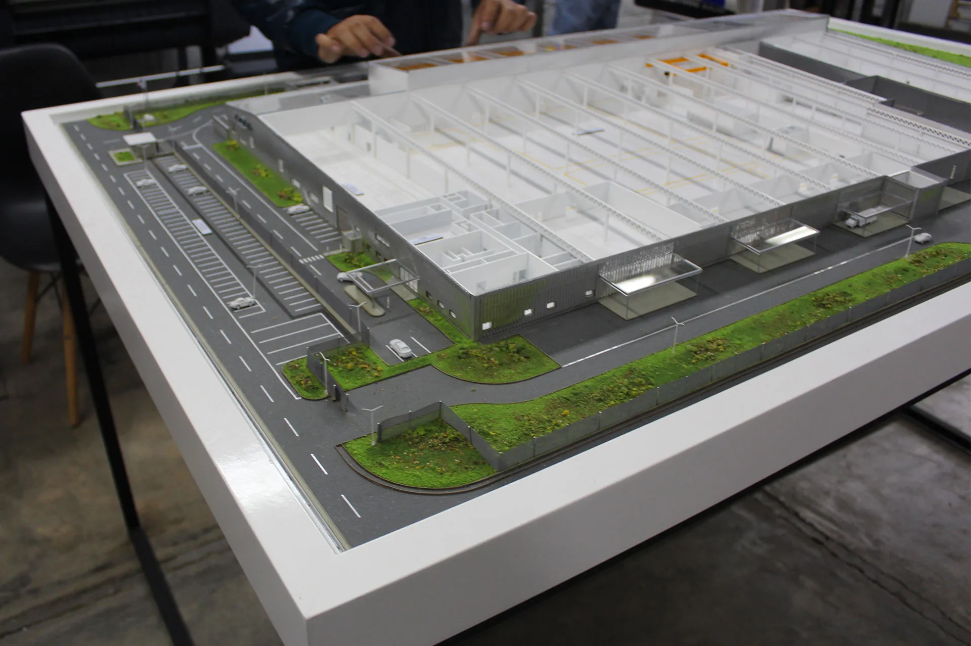 creamos y diseñamos maquetas profesionales